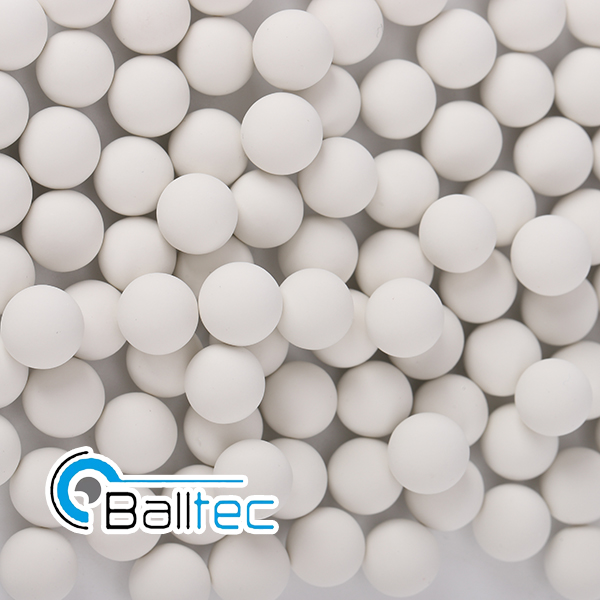 惰性氧化鋁陶瓷球與活性氧化鋁陶瓷球的性能差異